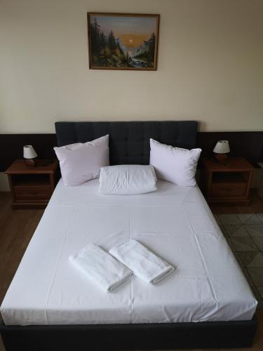 Hotel Duka – Warsaw, FL