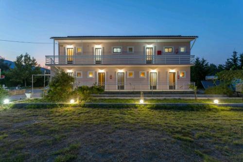 Eleni Studios & Apartments 4