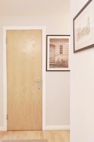 Central Spacious & Stylish Apartment with free Parking