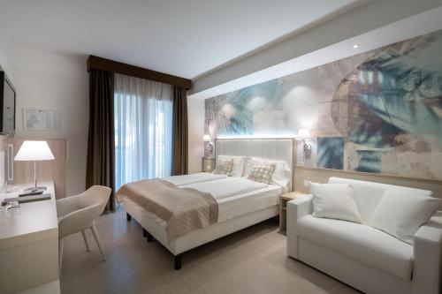International Beach Hotel - image 9