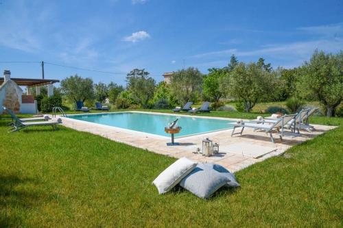 Swimming pool, Trulli Terrarossa con Piscina in Villaggio del Fanciullo