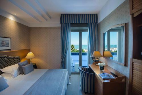 Prestige Double Room with Front Sea View