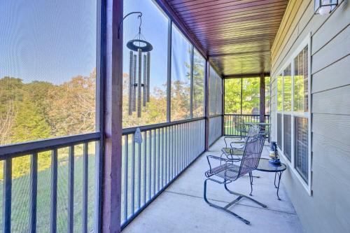Resort-Style Villa and Porch 4Mi to Silver Dollar City - image 3