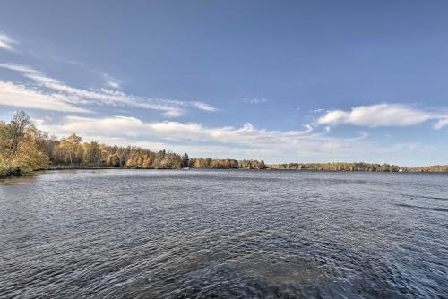 Cozy Cabin with Deck and Private Dock on Nelson Lake! - image 10