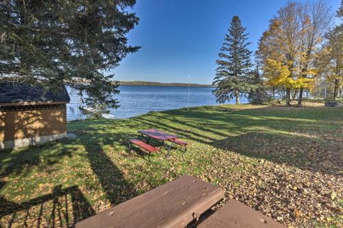 Cozy Cabin with Deck and Private Dock on Nelson Lake! in Hayward, USA
