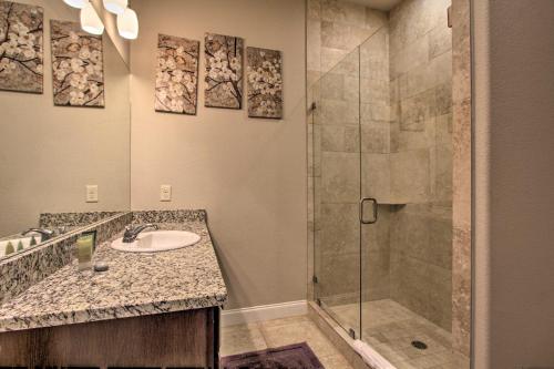 Condo with Community Pool Less Than 1 Mile to Miramar Beach! - image 4