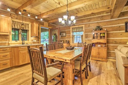 Lake Wallenpaupack Cabin with Shared Pool! in Lake Ariel, USA
