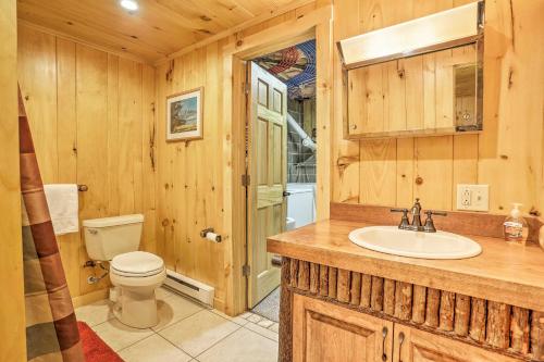 Lake Wallenpaupack Cabin with Shared Pool!