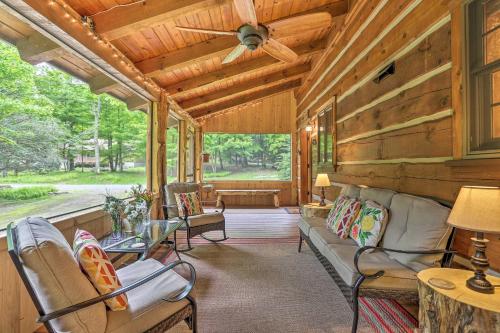 Lake Wallenpaupack Cabin with Shared Pool! in Lake Ariel, USA