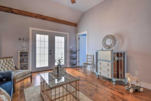 Renovated Cottage with Fire Pit Near Lake Michigan! - image 6