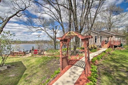Airy Cottage with Dock and Views on Buffalo Lake! - image 9