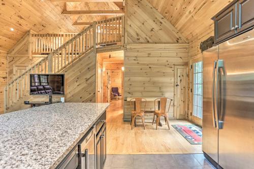 Palmerton Cabin w/ Game Room ~ 5 Mi to Blue Mtn in Palmerton