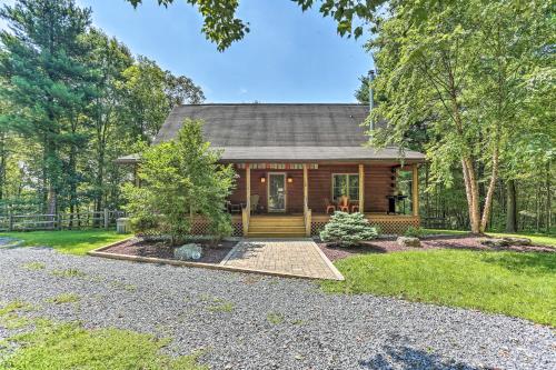 Palmerton Cabin with Game Room about 5 Mi to Blue Mtn in Palmerton, USA