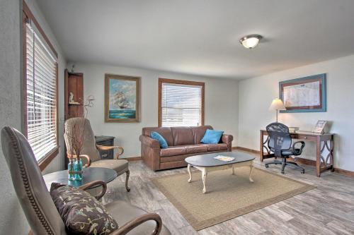 Live Like a Local - Bayfront Panama City Home - image 2