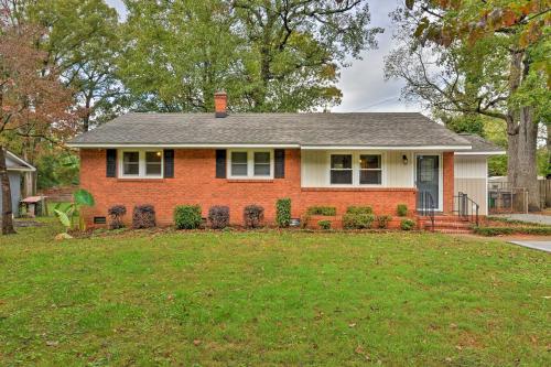 Charlotte Area Home with Patio - 6 Miles to Downtown