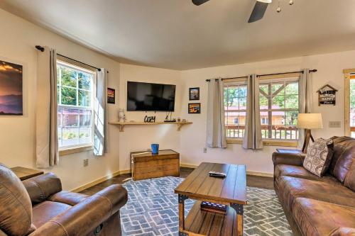 Bryson City Family Cabin - Mins to Smoky Mountains photo 3