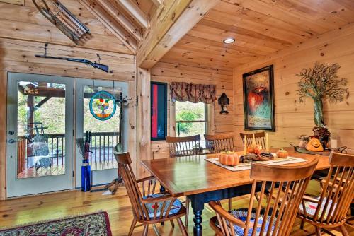 Cabin with BBQ and Games - Walk to Blue Ridge Parkway!