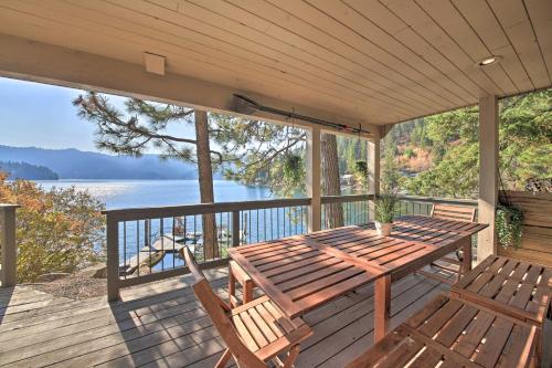 . Waterfront Lake Studio with Deck and Beach Access!