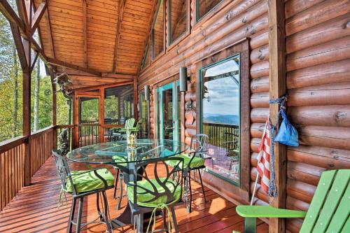 Cabin with BBQ and Games - Walk to Blue Ridge Parkway!