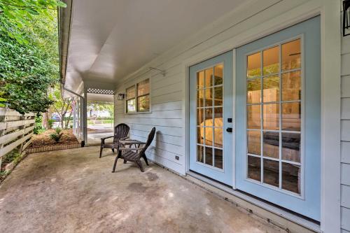 Chic Urban Farmhouse in Historic Dilworth with Patio - image 6