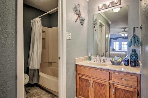 1st-Floor Condo with Balcony and Patio on Canyon Lake - image 2
