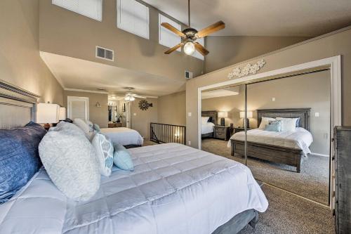 1st-Floor Condo with Balcony and Patio on Canyon Lake - image 5