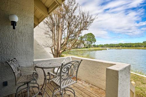 Water Views, Dock Access Hilton Head Resort Villa in 南灘