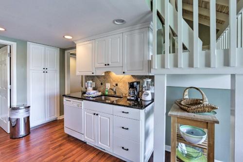 Water Views, Dock Access Hilton Head Resort Villa in 南灘