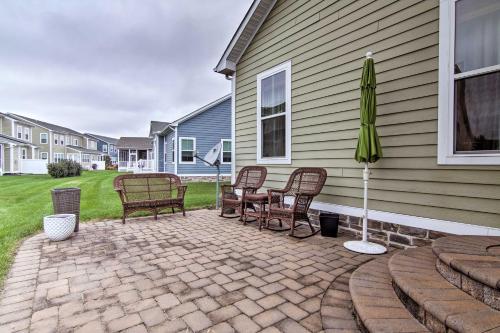 Coastal Home Ideal for Groups - 7 Miles to Fenwick - image 5