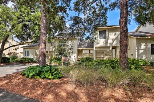 Water Views, Dock Access Hilton Head Resort Villa in 南灘