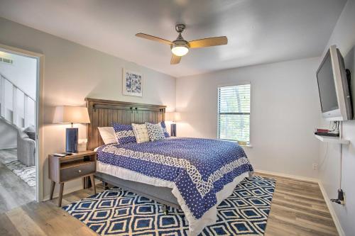 Pottsboro Cabin with Deck - 1 Mile to Lake Texoma! - image 3