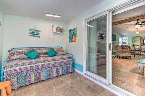 Bright and Fun Canalfront Bungalow with Kayaks and Canoe - image 2