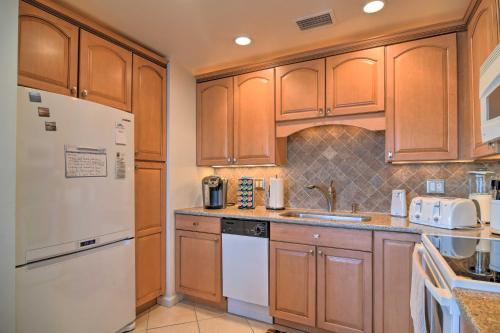 Bayfront Condo 3 Mi to Downtown St Petersburg in St Petersburg, USA
