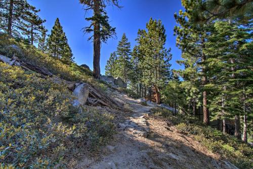 Rustic-Chic Heavenly Condo about 1 Mile to Ski Lifts! - image 3