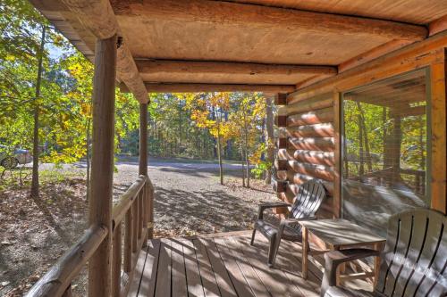 Broken Bow Cabin with Hot Tub and BBQ - 4 Mi to Lake! in Stephens Gap, USA