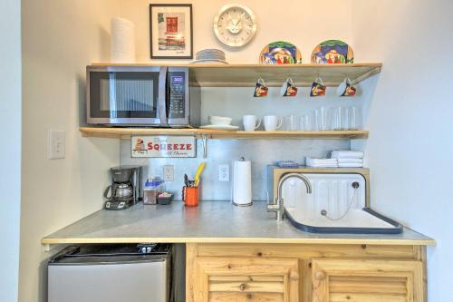 Walk to Beach from Chic Old Town Apartment with Yard in Bay Saint Louis, USA