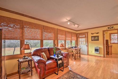 Forest Fantasy Pet-Friendly Smoky Mtn Escape! in Brasstown, USA