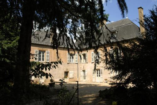 La Maison des Gardes - Chambres d'hôtes - Chambre d'hôtes - Cluny