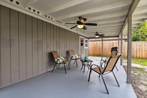Winter Garden Bungalow with Gas Grill, Walk to Dtwn! in Orlando, USA