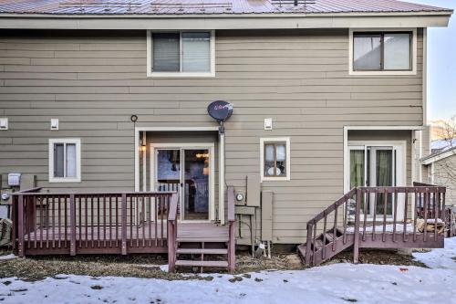 Charming Mtn Condo Walk to Trails about 2 Mi to Dtwn!