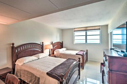 Hollywood Beachfront Condo with Resort Amenities! - image 9