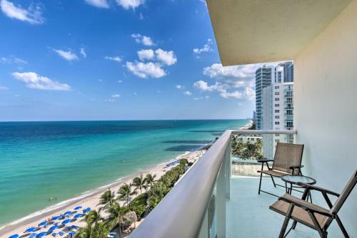 Hollywood Beachfront Condo with Resort Amenities! Hollywood