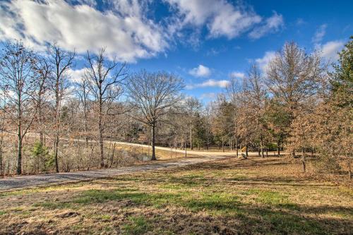 Updated Rural Retreat in New Haven Near Vineyards!