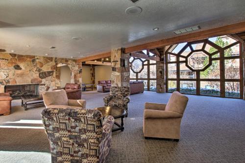 Cozy Wolf Lodge Ski Retreat - 17 Mi to 3 Resorts! - image 34