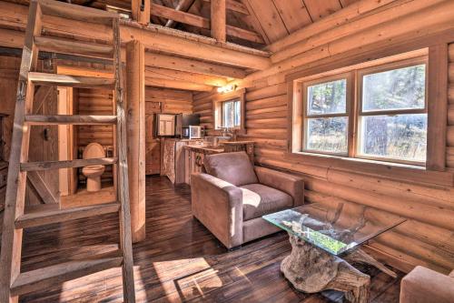 Custom Bitterroot Valley Cabin with Hot Tub and Views! in Darby (MT)
