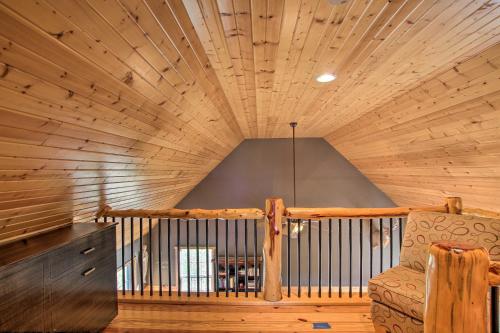 Close to Vineyards: Updated New Haven Retreat! in Ņūhavena (MO)