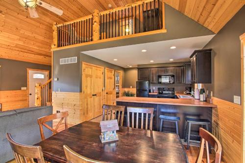 Close to Vineyards: Updated New Haven Retreat! in Ņūhavena (MO)