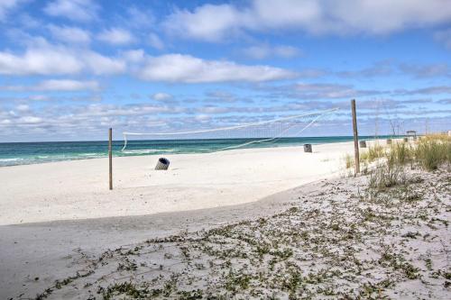 Oceanfront Couples Retreat with Direct Beach Access - image 7