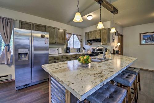 Private Cabin, 5-Min Drive to Hot Springs & Golf! in Crouch