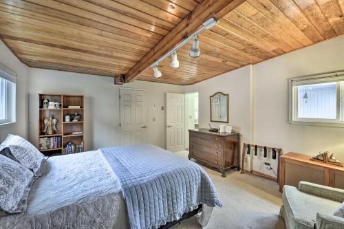 Puget Sound Home with Private Beach Access and Deck - image 3